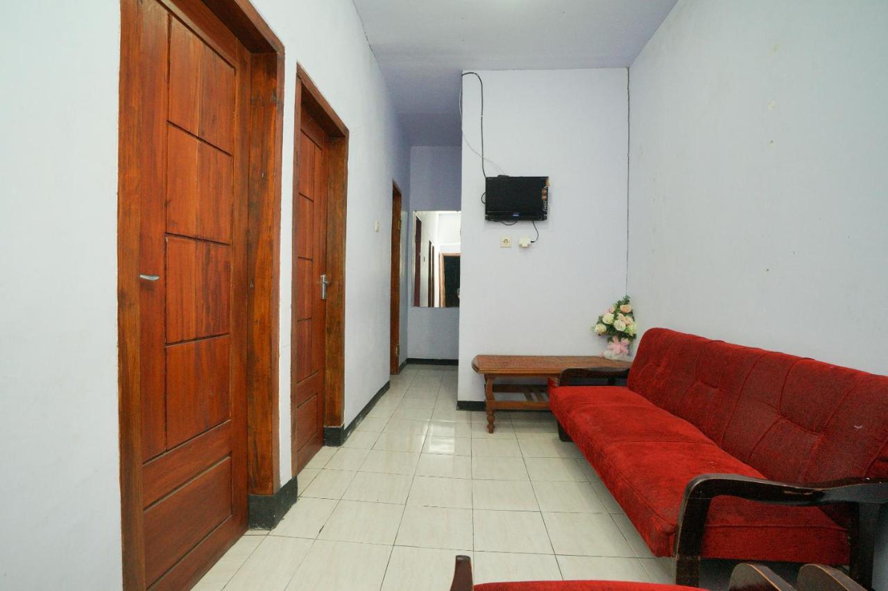 Oyo 2120 Pieter Homestay Bromo Probolinggo Exterior photo